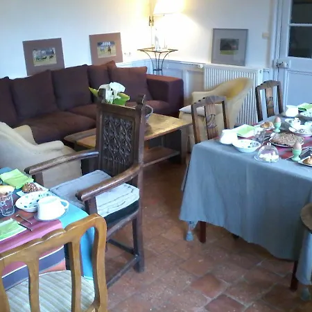 Les Chambres Du Manoir De Guitry Bed & Breakfast